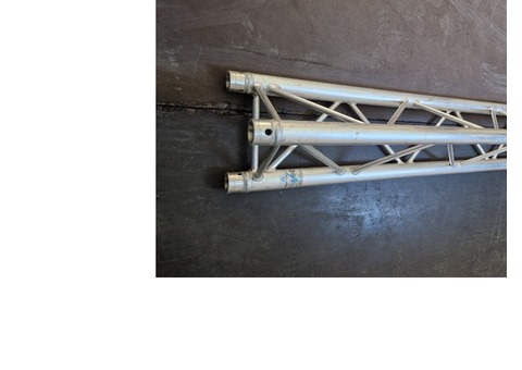 Structure aluminium triangle 2 mètres 28 pièces