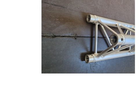 Structure aluminium triangle 05 mètre 10 pièces