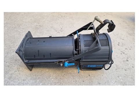 Projecteur Découpe 2Kw ADB DS205