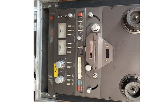 TASCAM 32 tape recorder