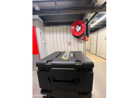 Flight case 8U SKB RSeries Shockrack à roulettes