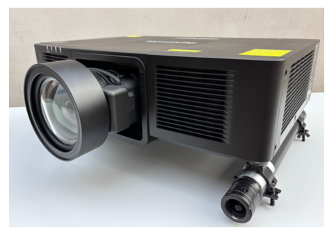 Panasonic PTMZ16KLB 16 000 lumens optique ETEMW500 Seulement 1 758 h
