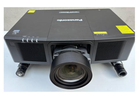 Panasonic PTMZ16KLB 16 000 lumens optique ETEMW500 Seulement 1 758 h