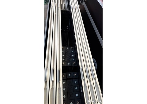 Scène 12m2 noire H60cm avec jupe de scène